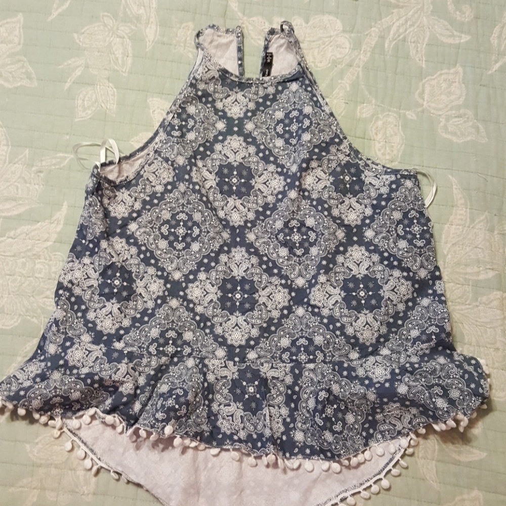 Doe and Rae halter style top Size small